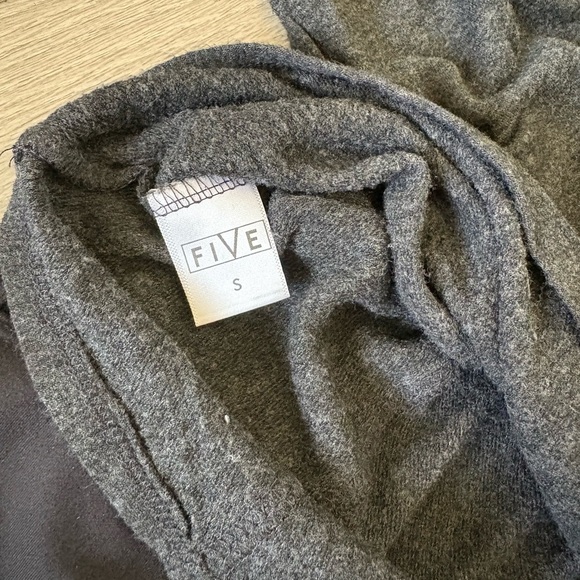 Bundle 2 Five Dancewear loose fitted pullover soft sweatshirts grey and black - Picture 2 of 7